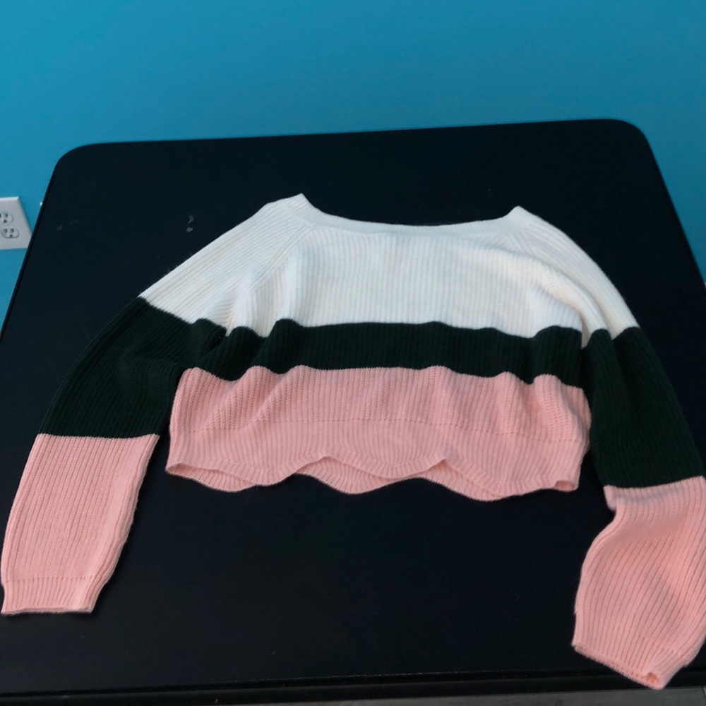 Sweater crop top